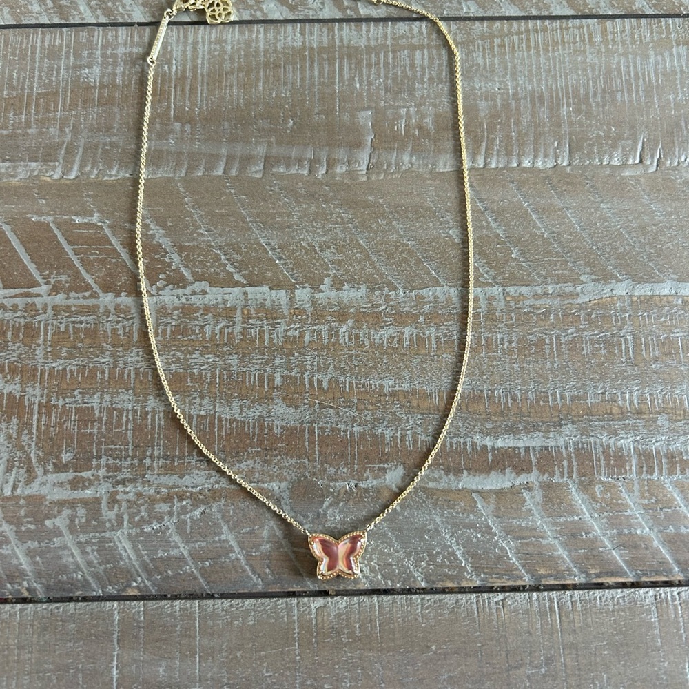 EUC preowned Kendra Scott necklace